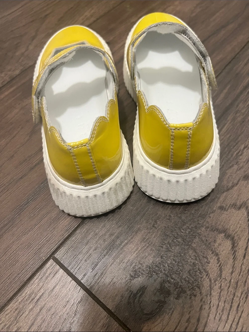 Marni Kids Bright Yellow Patent Slip-On Sneakers with Scalloped Strap